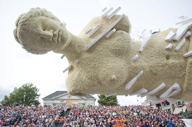 Bloemencorso-Zundert-2013-le-hoi-hoa-lon-nhat-the-gioi-o-Ha-Lan